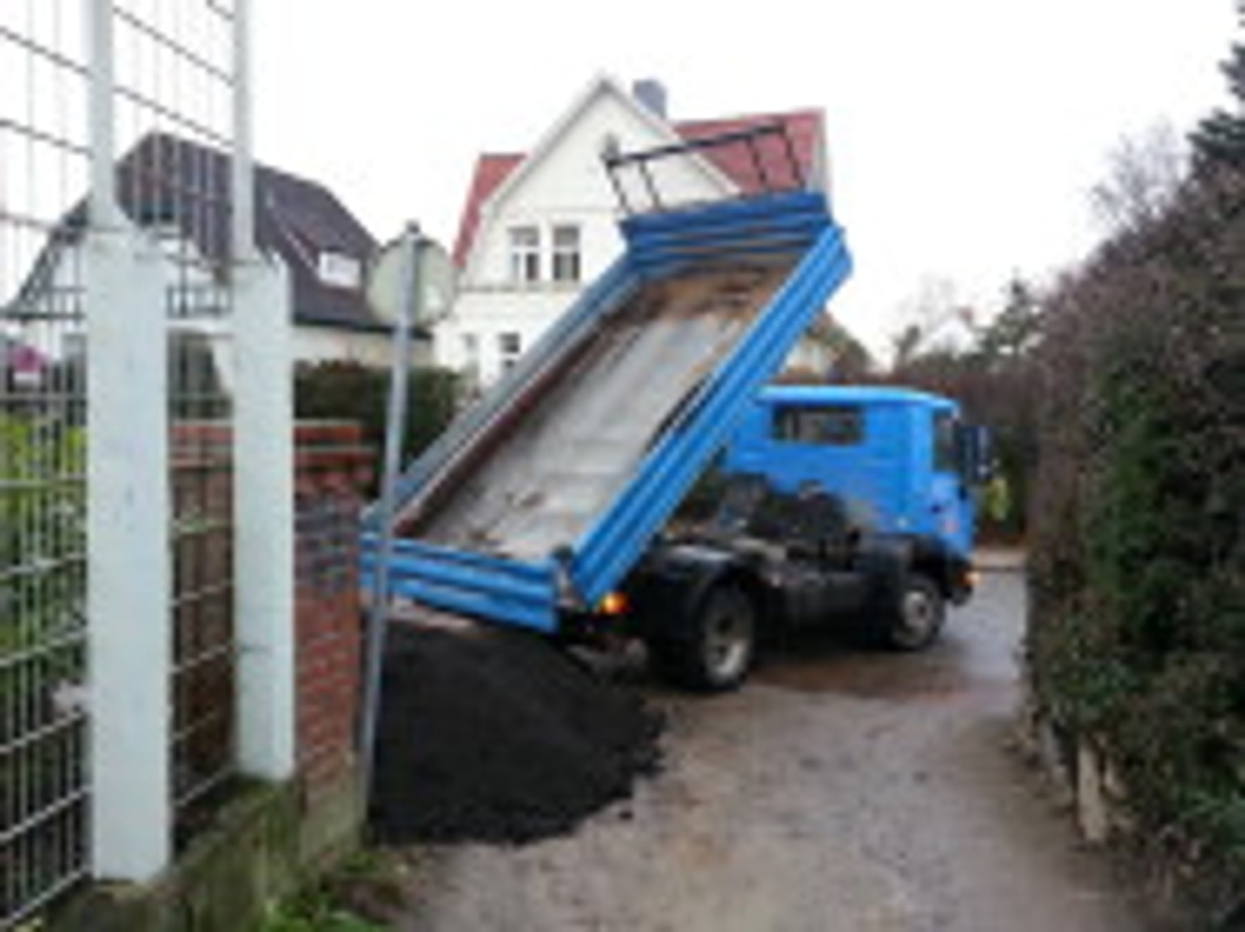 Kipper-LKW auf Baustelle Thomas Hartleib